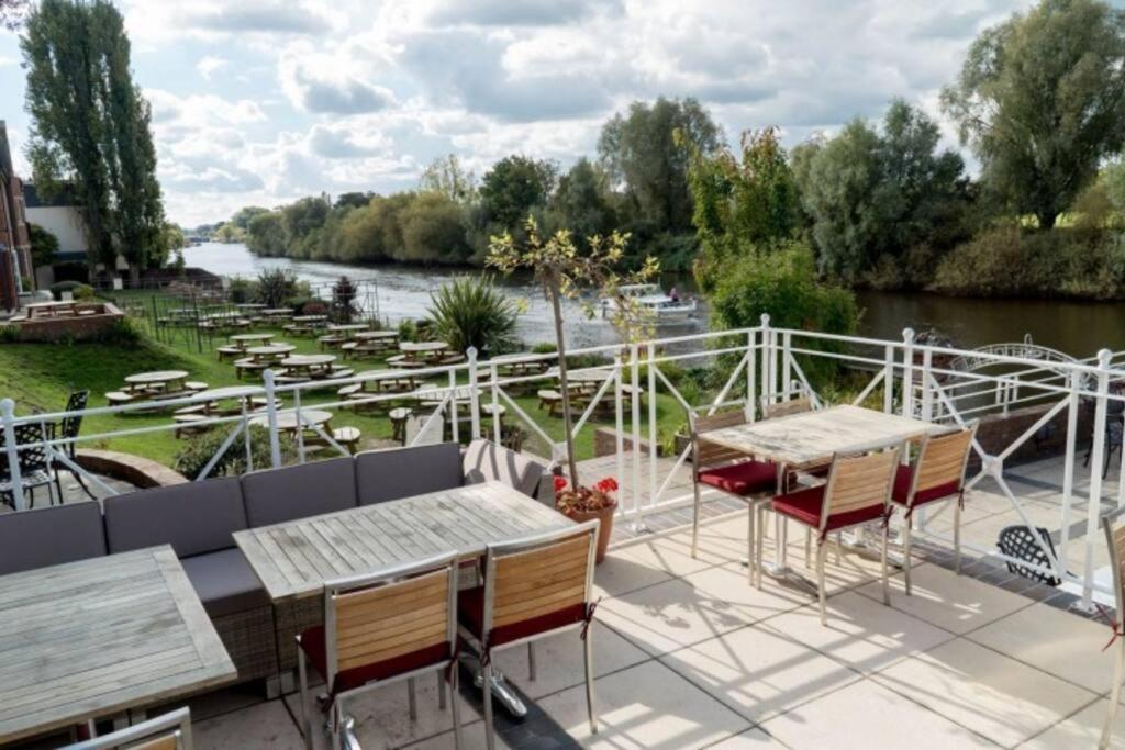 Unrivalled Location - Five Star - Worcester Apartment מראה חיצוני תמונה